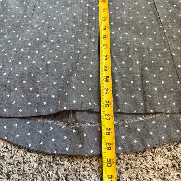 VITAMIN Star Printed Snap Button Closure Gray White Collared Blouse Womens Small - Picture 6 of 12